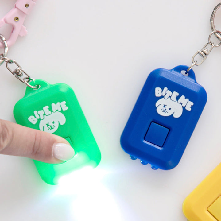 ※予約販売【BITE ME】Poopfinder LED Keychain