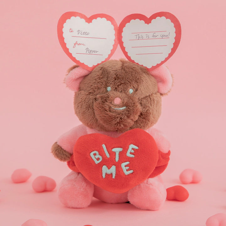 ※予約販売【BITE ME】Love Bear Nose work toy