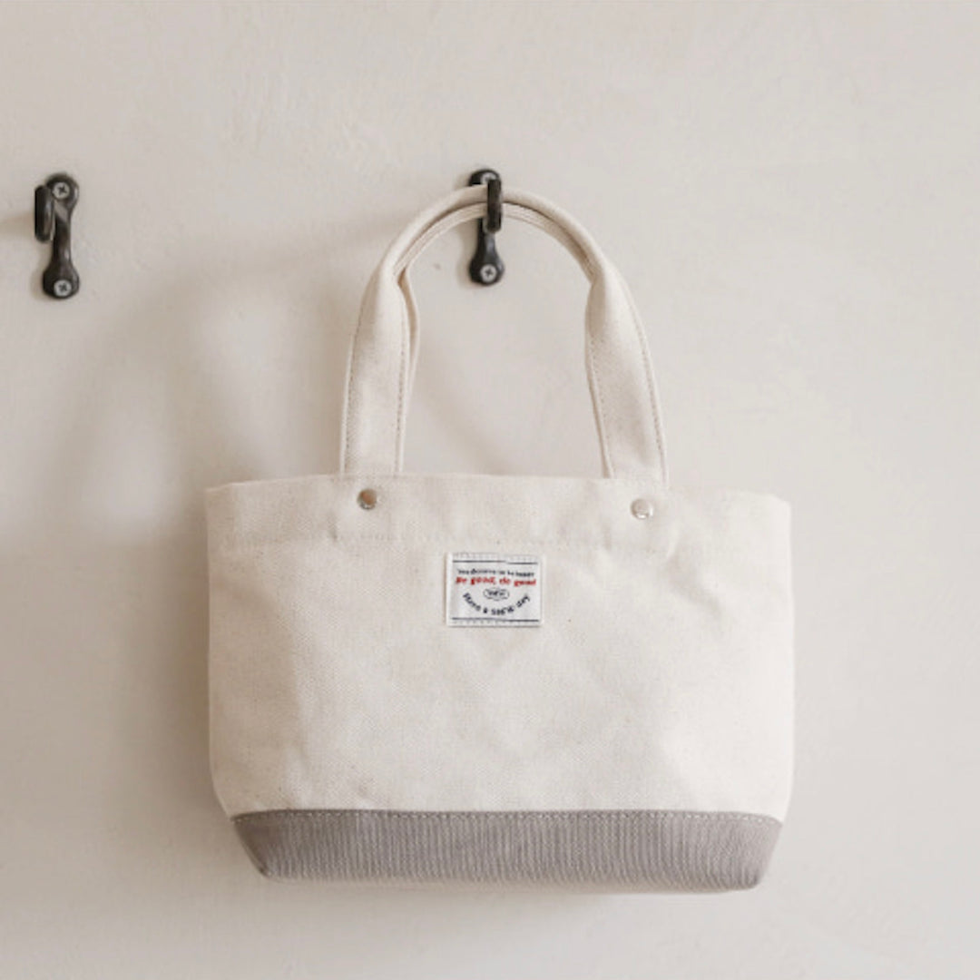※予約販売【ssfw】Everyday Cool Pouch Bag（Gray）