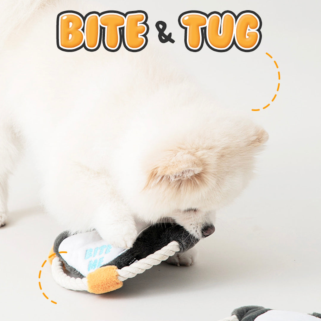 ※予約販売【BITE ME】Hug Me Rope Tug Toy - Penguin