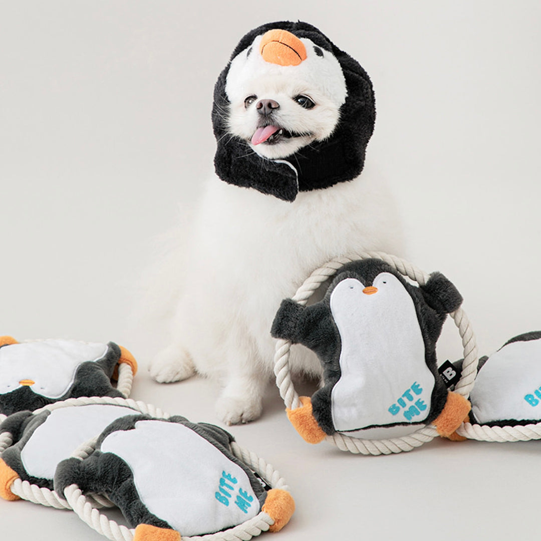 ※予約販売【BITE ME】Hug Me Rope Tug Toy - Penguin