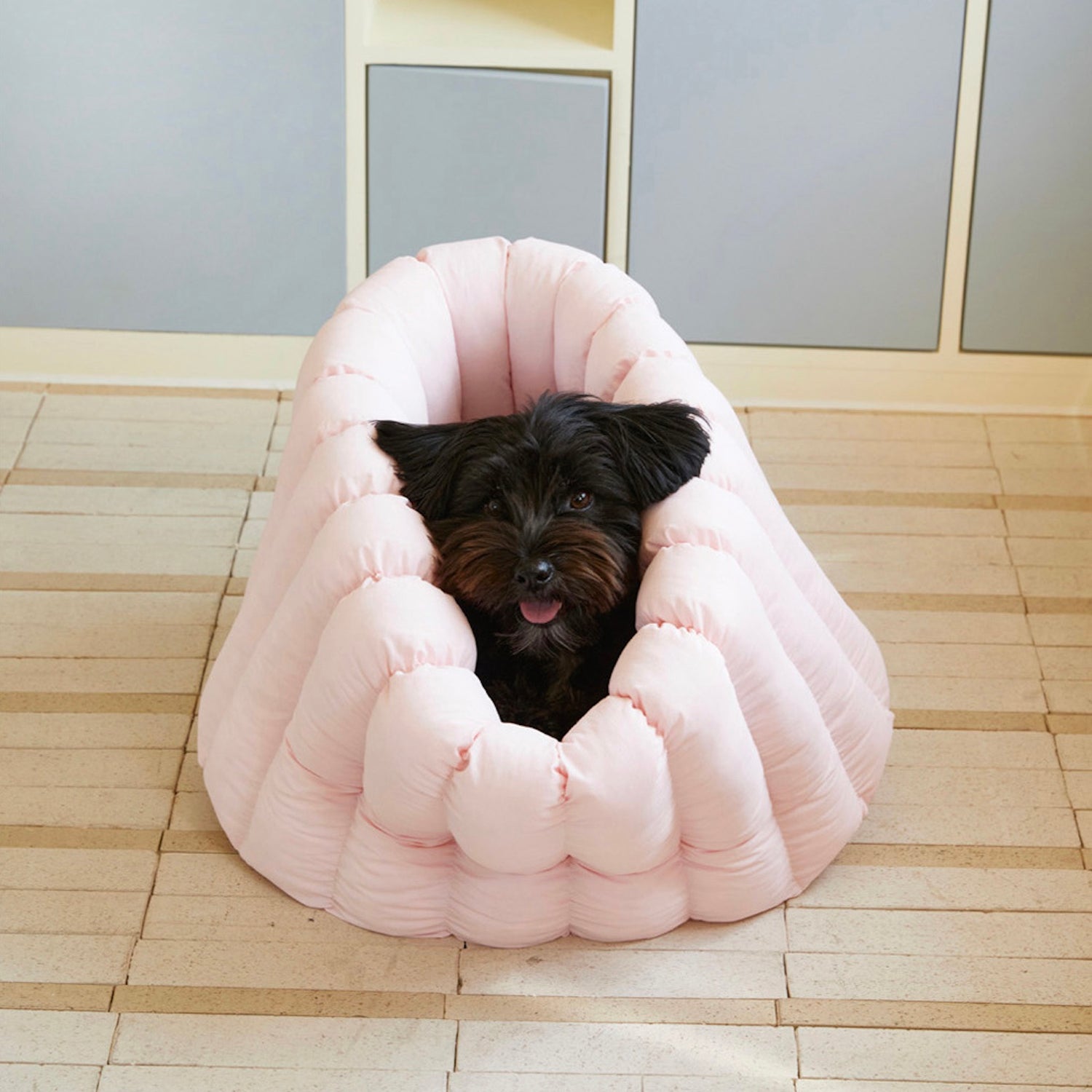 即納【azallea】Strawberry Milk Canele Cushion（Pink / Yellow）