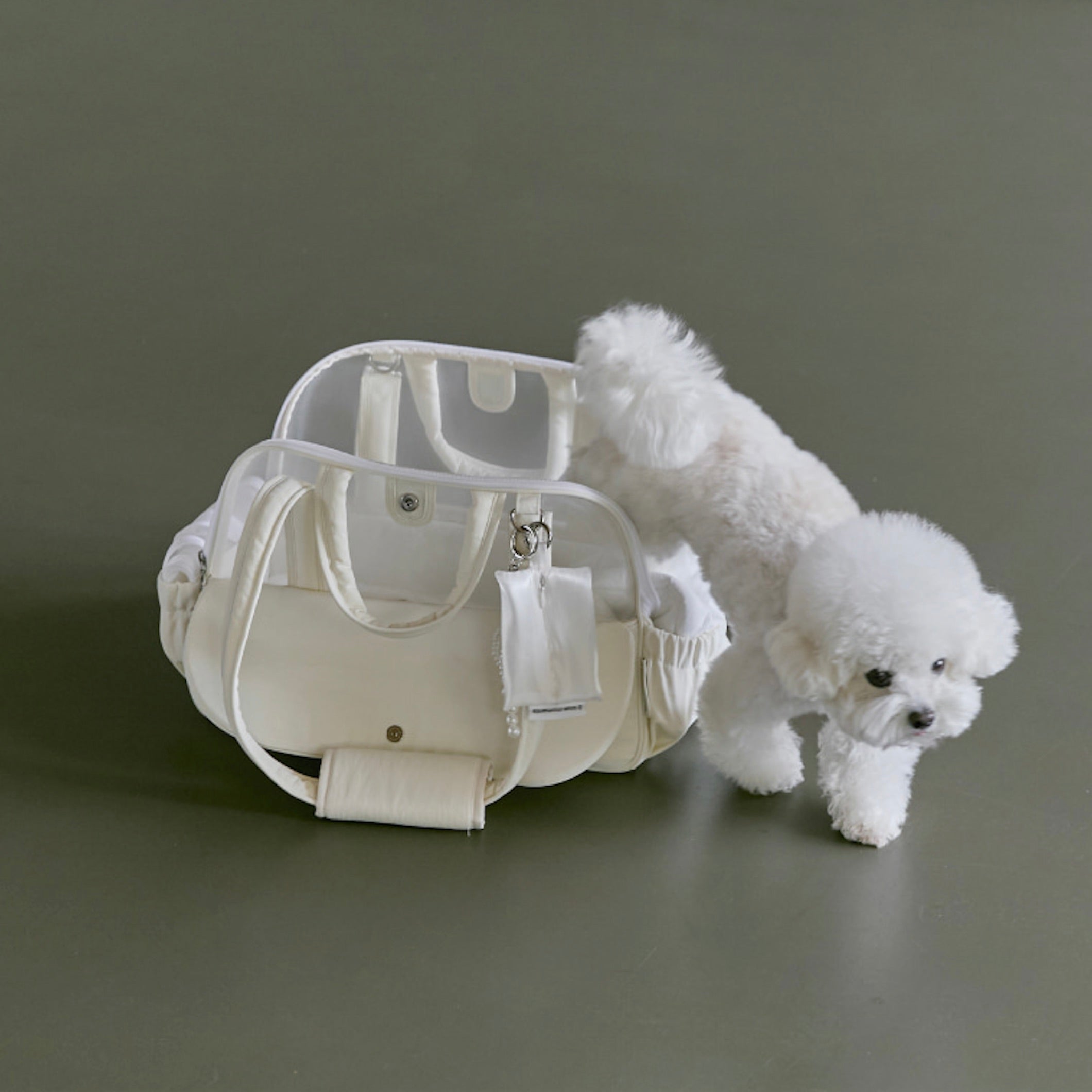 新品　TOMO クールユニバッグ　メッシュ unibag ホワイト　白　トモ　犬 予約【TOMO】Uni Bag（+Cushion）Lサイズ／White | ペット用品 LALA