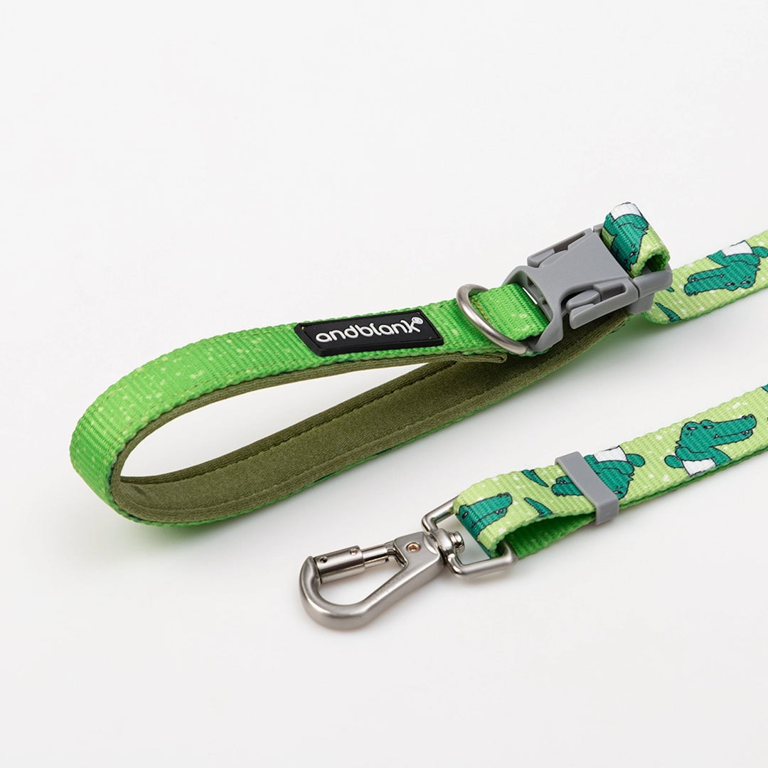 ※予約販売【andblank】ICONIC Lazy Crocodile Hands Free Leash（Green）