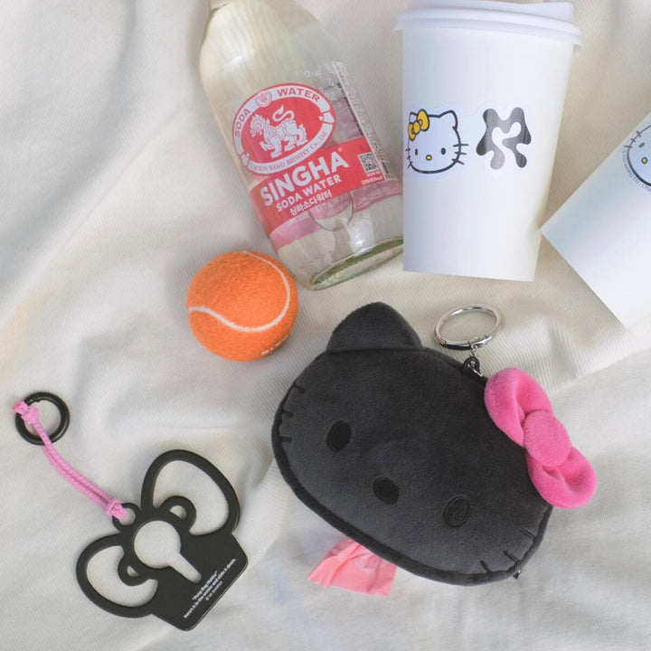 ※予約販売【ARUMARU】HELLO KITTY × ARUMARU Poop bag key ring（Black）