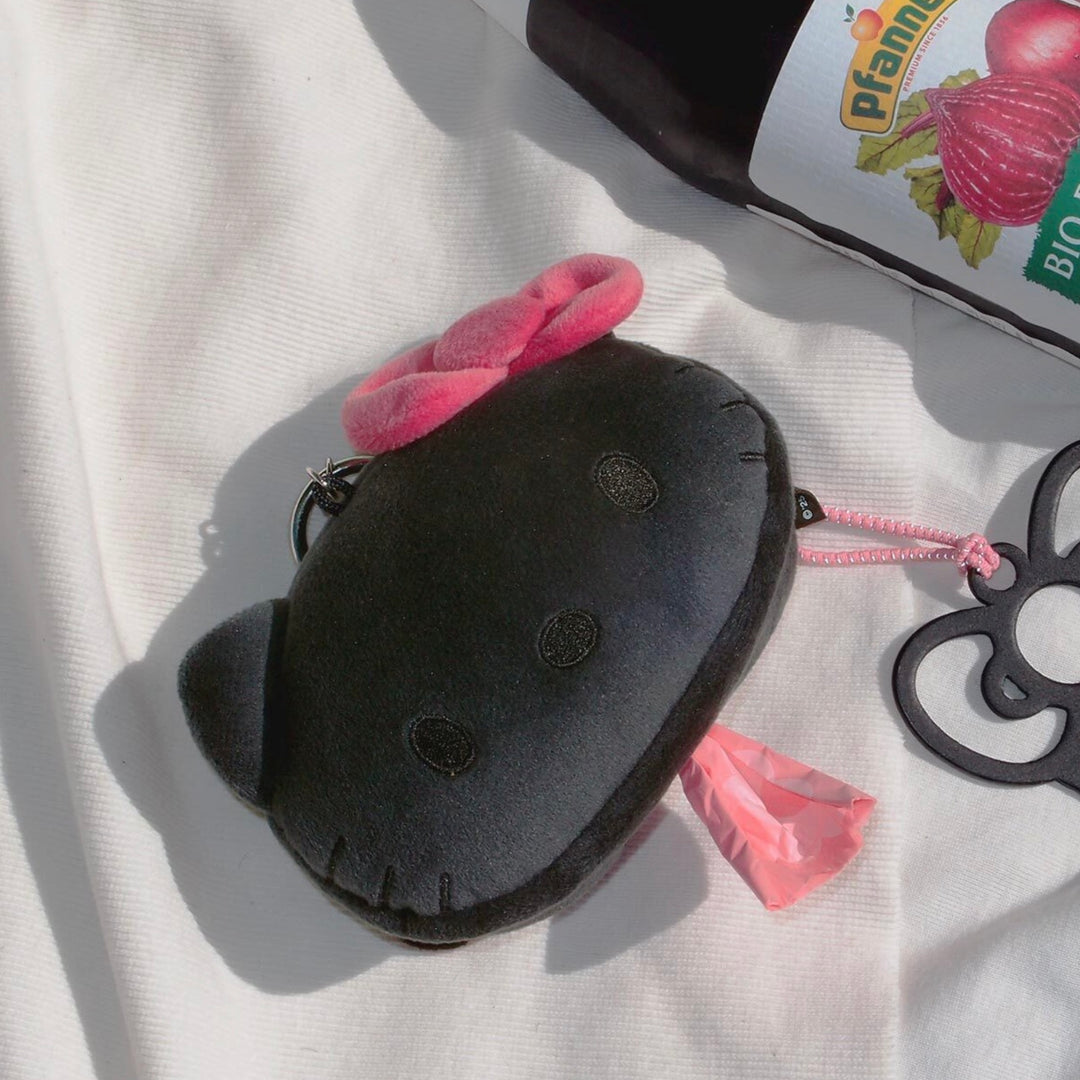 ※予約販売【ARUMARU】HELLO KITTY × ARUMARU Poop bag key ring（Black）