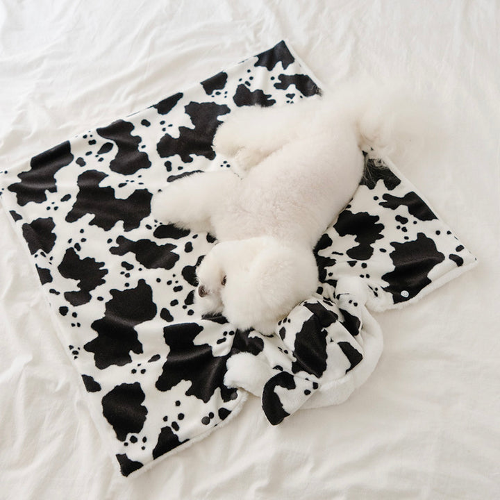 即納【noutti】Cow Cape Blanket