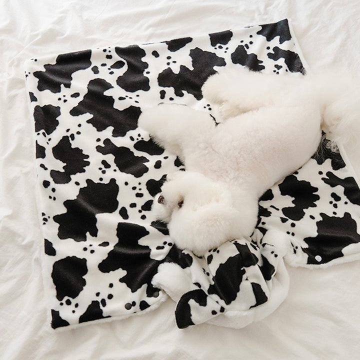 即納【noutti】Cow Cape Blanket