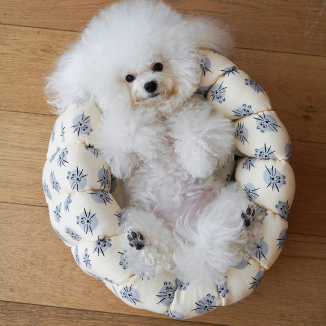 ※予約販売【azalea】Canele Cushion（Meow Cream Cheese）