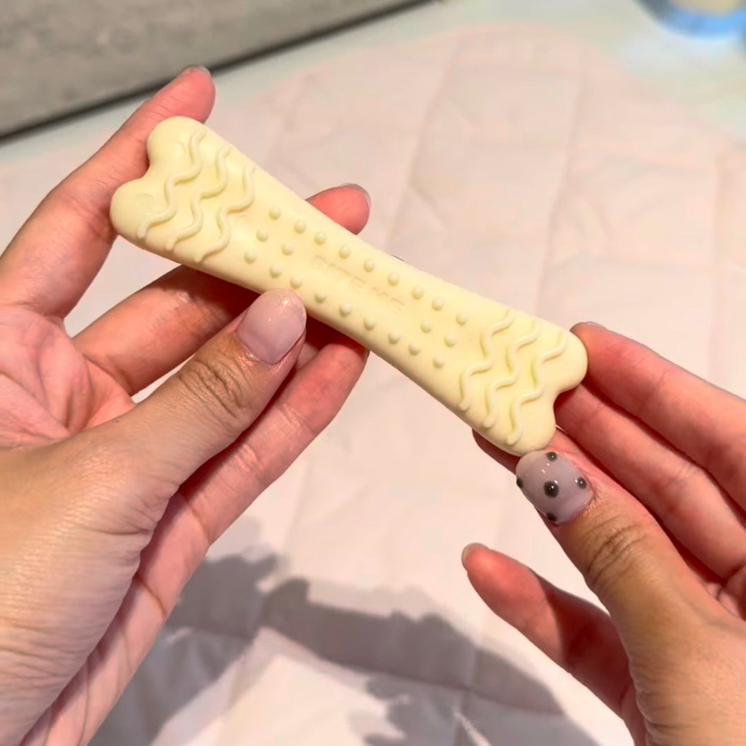 即納【BITE ME】Buddy Bone Nylon Toy