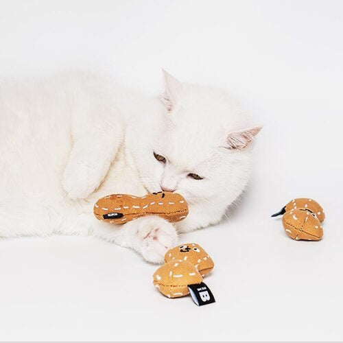 ※予約販売【BITE ME】Peanut Catnip Cat Toy（3個セット）