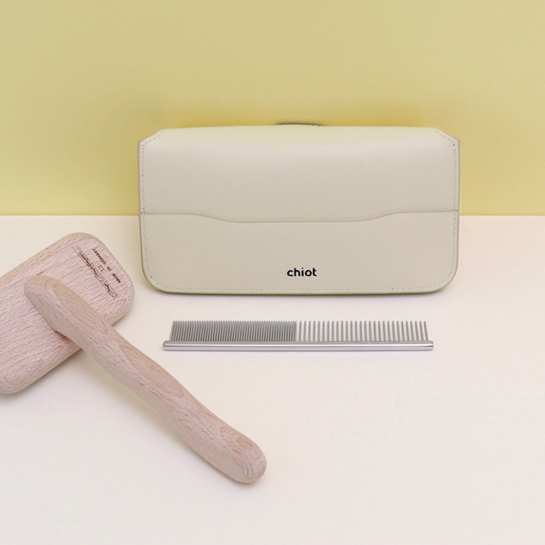 即納【Chiot】Leather Slicker Brush & Comb Case（Cream）