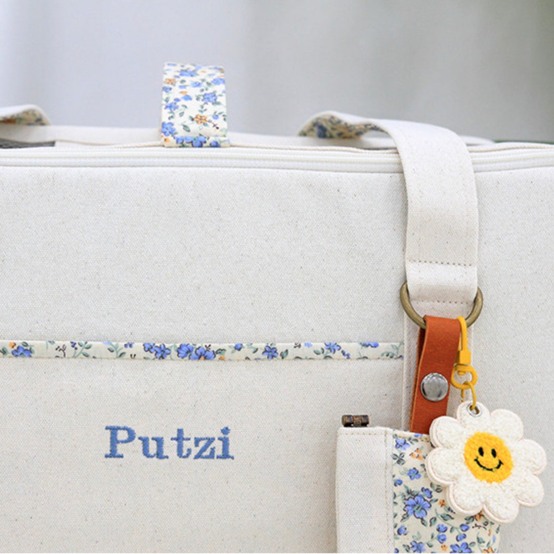 ※予約販売【WandookongMom】Putzi Bouquet 2 ネーム刺繍入りキャリーバッグ（フローラルブルー）