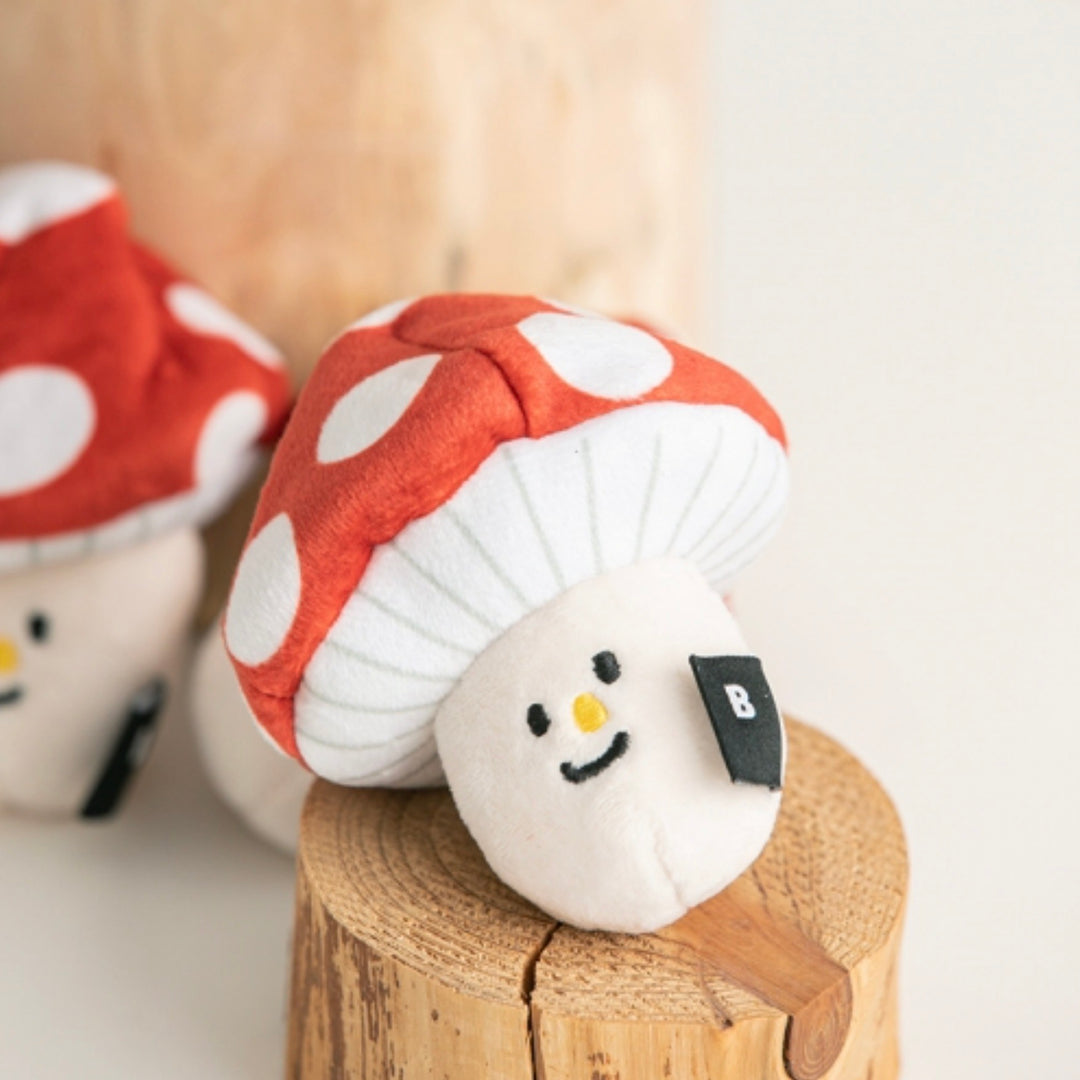即納【BITE ME】Mushroom Nosework Toy