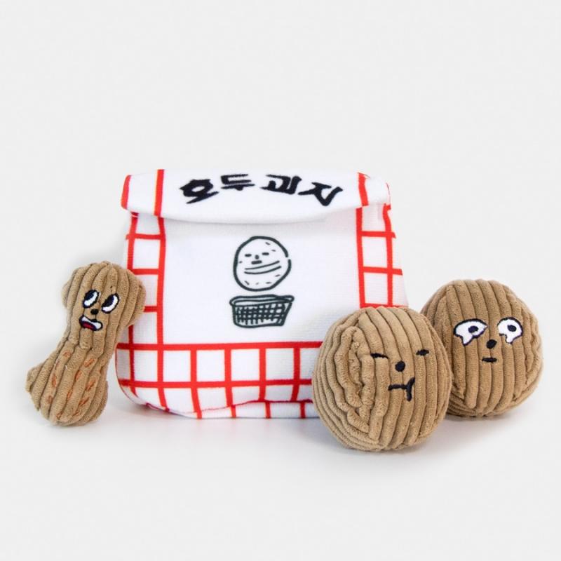 BITE MEの韓国の定番土産クルミとクッキーモチーフの犬用おもちゃ